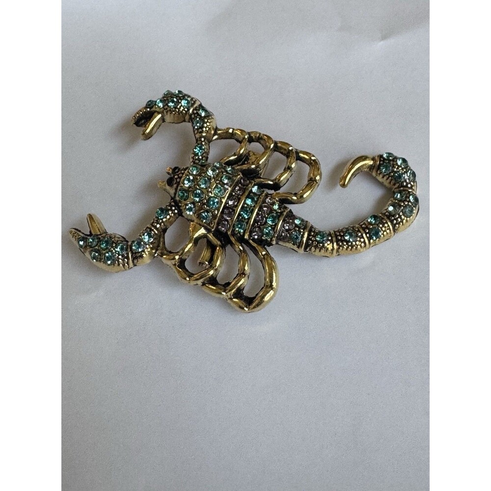 Vintage Rhinestone Scorpion Figural Brooch Aqua Teal Crystal‎ Antiqued Gold Tone